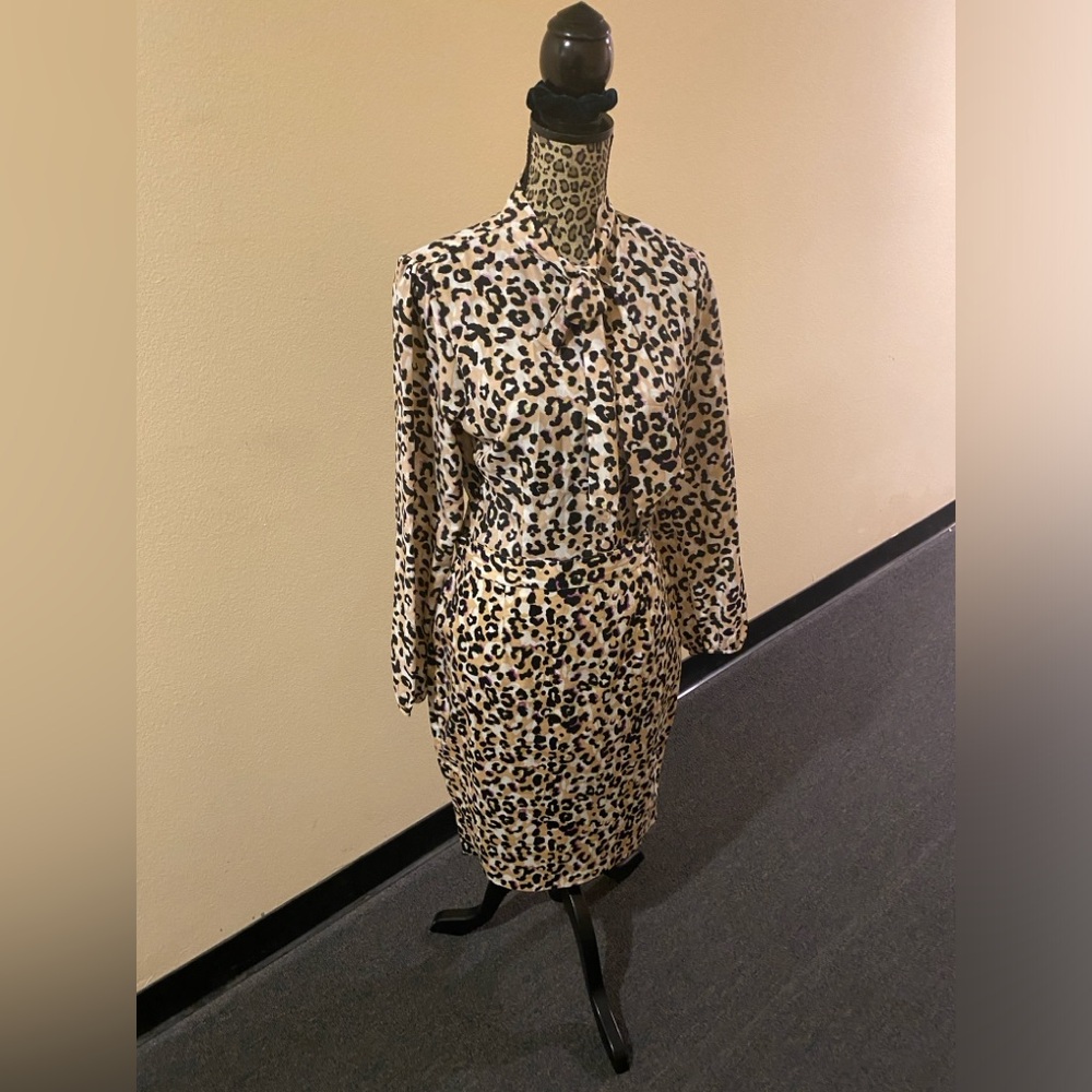 Forever 21 EXCLUSIVE Tan/Brown Leopard Print 2 PC skirt set. Med Top Large skirt